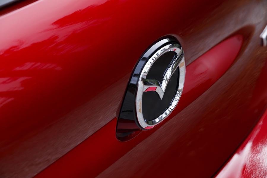 Логотип Mazda3 Hatchback 2019 года  (NA) (фото 44 из 61)